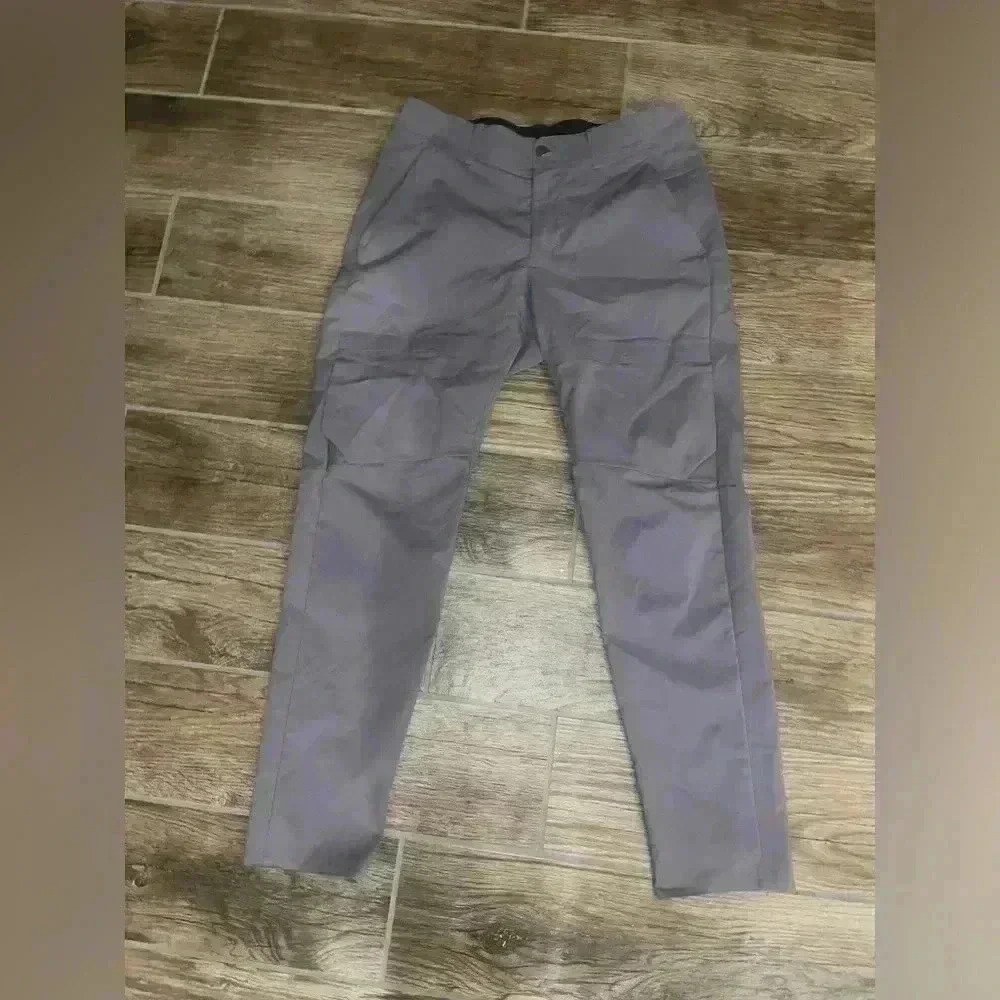 Lululemon men’s ABC Classic-Fit 5 Pocket Pant
Warpstreme